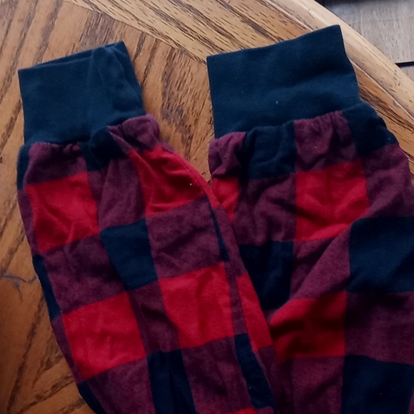 Old navy buffalo plaid cuffed flannel joggers sweatpants pajamas pjs - Picture 3 of 6